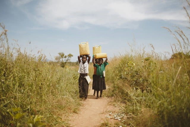 Proyecto de agua potable segura en Uganda